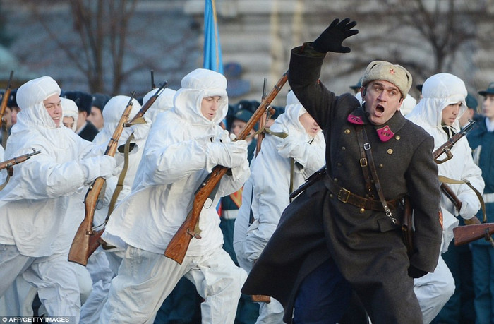 Khí thế xung trận của Hồng quân Liên Xô được tái hiện trên quảng trường Đỏ.