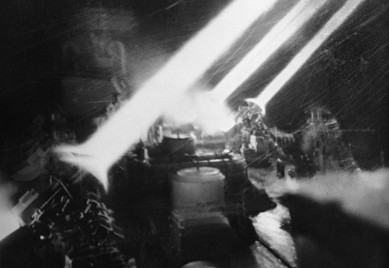 Đèn soi máy bay giúp phát hiện máy bay Mỹ và giúp xác định các mục tiêu quân sự