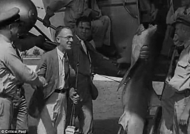 Những người câu cá tự hào về thành quả của họ. Những người câu cá tự hào về thành quả của họ.