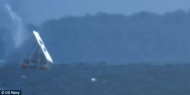 Tàu được trang bị hệ thống Precision Engagement Module