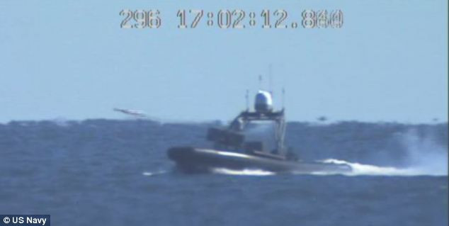 Tàu bắn tên lửa điều khiển từ xa của Hải quân Mỹ.