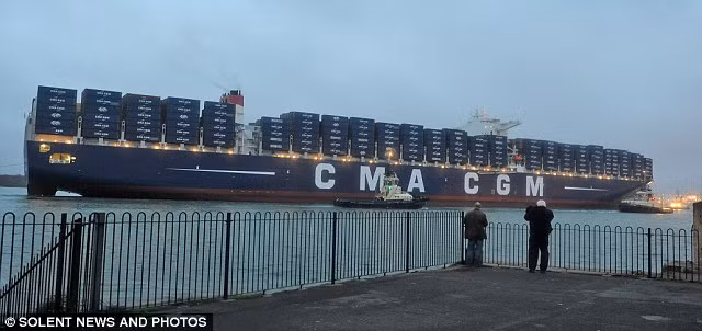 Được xây dựng bởi Daewoo Shipbuilding và Marine Engineering của Hàn Quốc, con tàu chở hàng khổng lồ này được cho sử dụng công nghệ thân thiện với môi trường, tiết kiệm nhiên liệu.