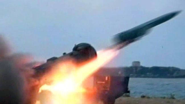 Tên lửa được phóng trong cuộc tập trận Hải quân đang diễn ra tại Syria. Tên lửa được phóng trong cuộc tập trận Hải quân đang diễn ra tại Syria.