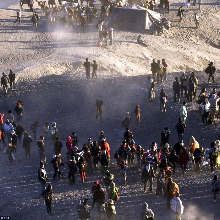 Núi lửa Bromo là một trong những điểm hút khách du lịch nhất tại Đông Java, Indonesia. Núi lửa này thuộc công viên quốc gia Bromo Tengger Semeru.