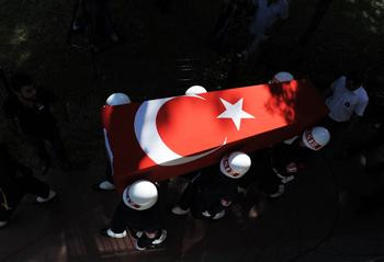 Thi thể của các phi công thiệt mạng trong vụ chiếc F-4 bị bắn hạ hôm 22/6.