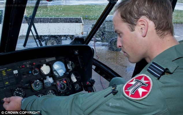 Kiểm tra phương tiện trước giờ làm nhiệm vụ. Kiểm tra phương tiện trước giờ làm nhiệm vụ.