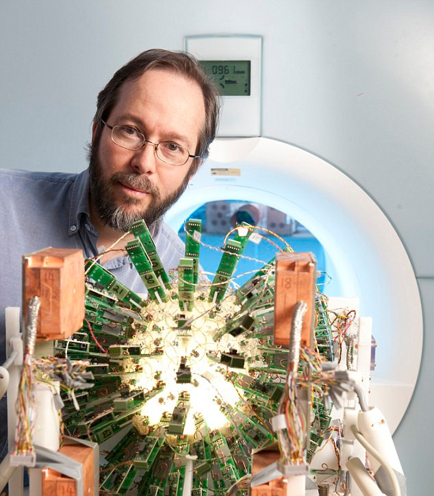 Giáo sư Van Wedeen - người đứng đầu nhóm nghiên cứu Giáo sư Van Wedeen - người đứng đầu nhóm nghiên cứu