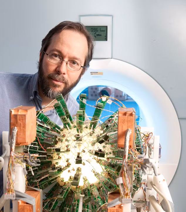 Giáo sư Van Wedeen - người đứng đầu nhóm nghiên cứu