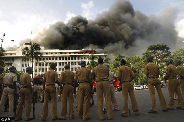 Tòa nhà là trụ sở của chính quyền bang Maharashtra, gồm thủ đô Mumbai. Tòa nhà là trụ sở của chính quyền bang Maharashtra, gồm thủ đô Mumbai.