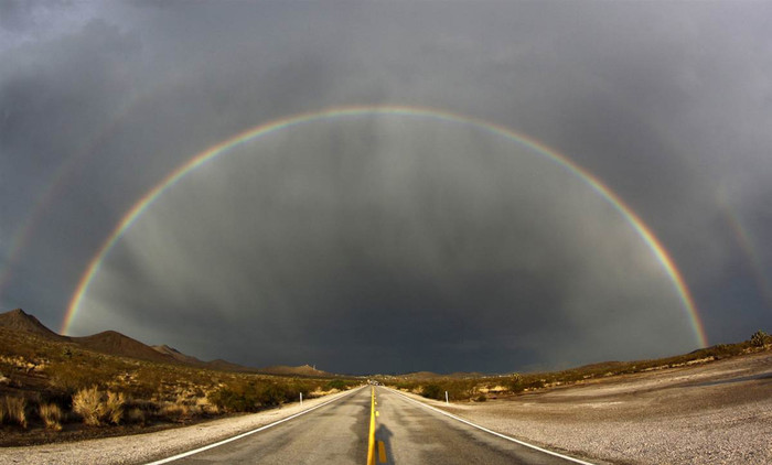 Cầu vồng đôi xuất hiện sau trận mưa lớn tại Nevada, Mỹ ngày 13/7. Cầu vồng đôi xuất hiện sau trận mưa lớn tại Nevada, Mỹ ngày 13/7.