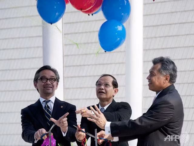 Ngoại trưởng Indonesia Marty Natalegawa (trái) trong lễ kỷ niệm 45 năm thành lập ASEAN tại Jakarta hôm 8/8.