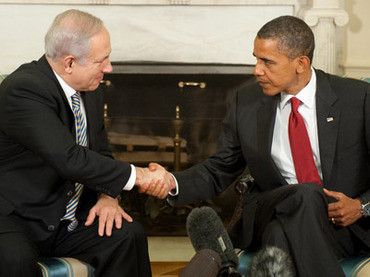 Tổng thống Mỹ Barack Obama bắt tay Thủ tướng Israel Benjamin Netanyahu.