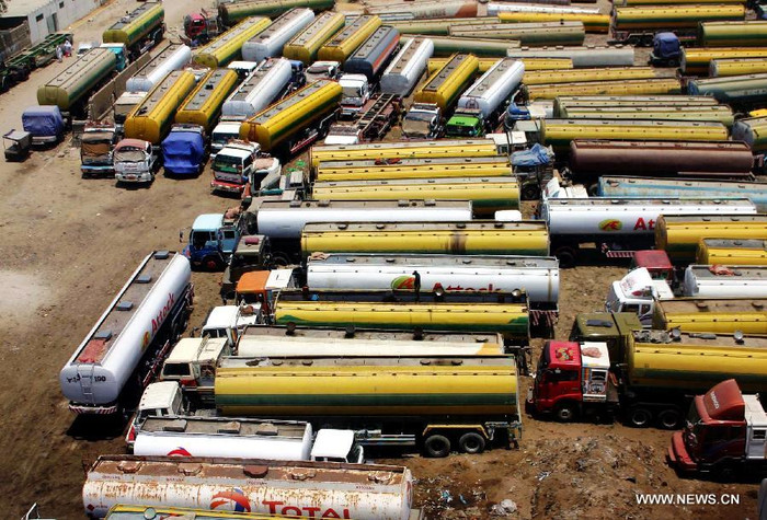 Pakistan đã quyết định đóng cửa tuyến đường vận chuyển hàng hậu cần cho lực lượng NATO tại Afghnistan 6 tháng trước sau sự cố 24 binh sĩ nước này bị không quân Mỹ sát hại ở một tiền đồn biên giới. Pakistan đã quyết định đóng cửa tuyến đường vận chuyển hàng hậu cần cho lực lượng NATO tại Afghnistan 6 tháng trước sau sự cố 24 binh sĩ nước này bị không quân Mỹ sát hại ở một tiền đồn biên giới.