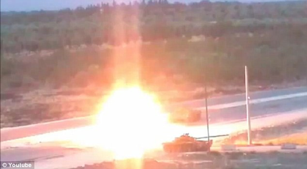 Đợt tấn công tiếp theo gây ra một vụ nổ lớn. Đợt tấn công tiếp theo gây ra một vụ nổ lớn.