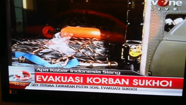 Những mảnh vỡ của chiếc SSJ-100 được thu thập từ hiện trường mang về phục vụ công tác điều tra làm rõ nguyên nhân dẫn tới sự cố.