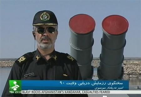 Phát ngôn viên Hải quân Iran Seyyed Mahmoud Moussavi tuyên bố về cuộc bắn thử tên lửa tầm trung chống radar trong đoạn video được News Network công bố ngày 1/1. Phát ngôn viên Hải quân Iran Seyyed Mahmoud Moussavi tuyên bố về cuộc bắn thử tên lửa tầm trung chống radar trong đoạn video được News Network công bố ngày 1/1.