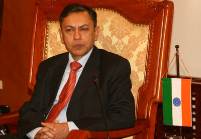 Bất chấp những cáo buộc phi lý, trịch thượng từ Bắc Kinh, Ngài Đại sứ Ấn Độ tại Việt Nam vẫn tỏ rõ lập trường ủng hộ mạnh mẽ đối với Việt Nam về chủ quyền biển Đông Bất chấp những cáo buộc phi lý, trịch thượng từ Bắc Kinh, Ngài Đại sứ Ấn Độ tại Việt Nam vẫn tỏ rõ lập trường ủng hộ mạnh mẽ đối với Việt Nam về chủ quyền biển Đông