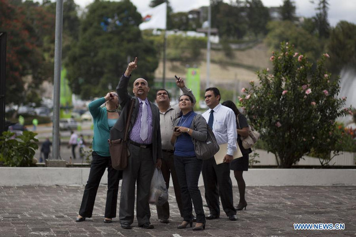 Quân đội đã được huy động tham gia cứu hộ tại những vùng bị ảnh hưởng nặng nề bởi động đất. Quân đội đã được huy động tham gia cứu hộ tại những vùng bị ảnh hưởng nặng nề bởi động đất.