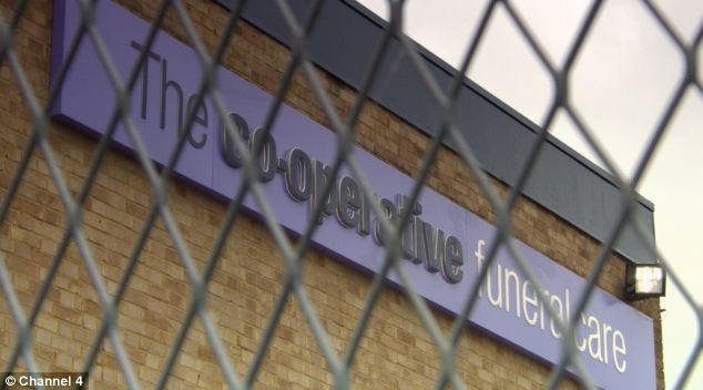 Nhiều người Anh đã tỏ ra thất vọng và giận dữ trước những thông tin mới được tiết lộ.