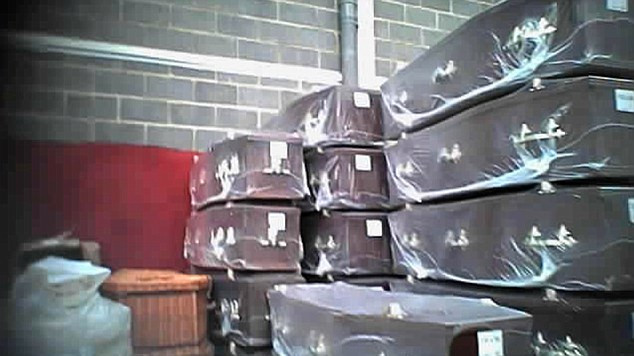 Trong năm 2011, Co-op Funeralcare đã thu được 51 triệu bảng lợi nhuận từ 100.000 đám tang.