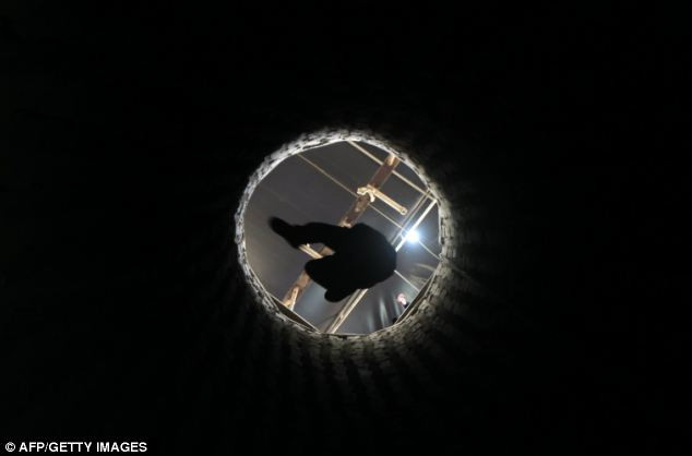 Ngay sau khi đạt được thỏa thuận ngừng bắn, hoạt động vận chuyển hàng hóa vào Gaza bắt đầu trở nên tấp nập. Ngay sau khi đạt được thỏa thuận ngừng bắn, hoạt động vận chuyển hàng hóa vào Gaza bắt đầu trở nên tấp nập.