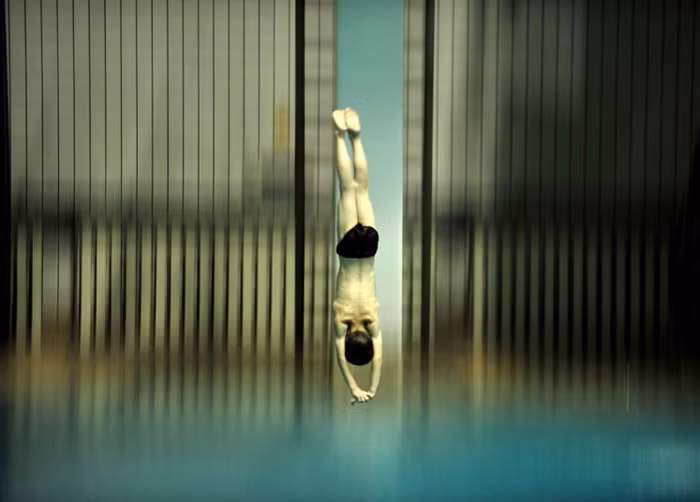 Một cậu bé thuộc đội bơi của trường thể thao Phúc Châu.