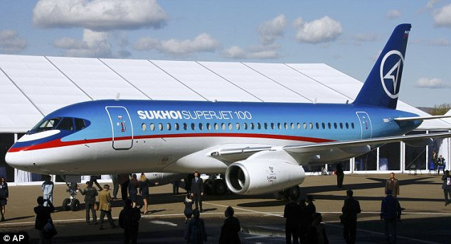Sukhoi Superjet 100 tại sân bay ở Jakarta trước khi khởi hành chuyến bay định mệnh. Sukhoi Superjet 100 tại sân bay ở Jakarta trước khi khởi hành chuyến bay định mệnh.