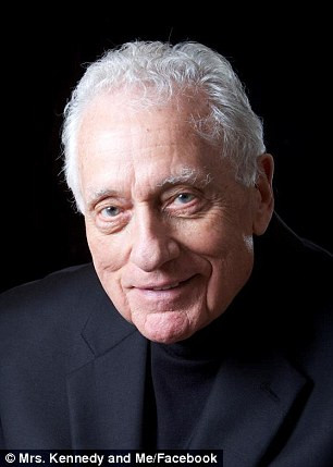 Ông Hill hiện 80 tuổi Ông Hill hiện 80 tuổi