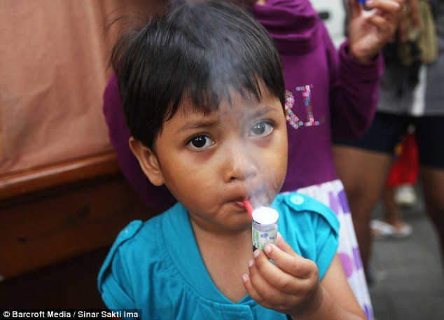 Trẻ em Indonesia chơi Popeye Lauts
