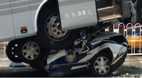 Hiện trường vụ tai nạn kinh hoàng tại ngoại ô Bắc Kinh.