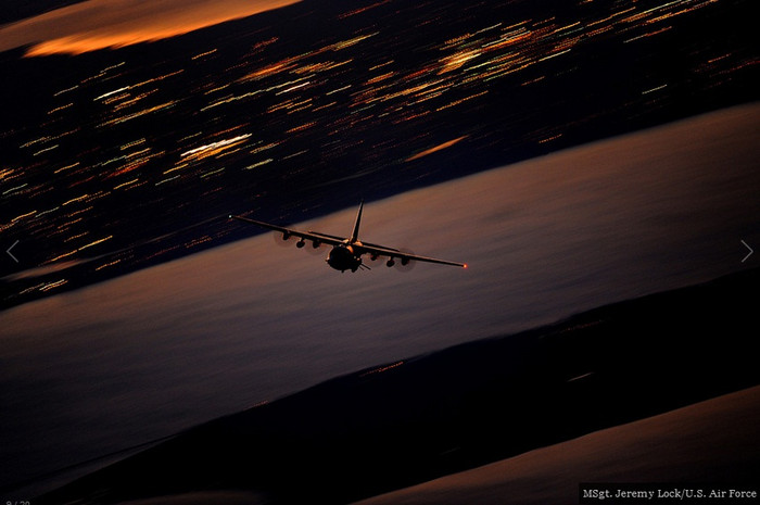 Một chiếc AC-130U trong một buổi huấn luyện tại Hurlburt, Florida.