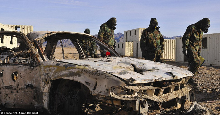 Ở Yodaville cũng có các mục tiêu là xe hơi, từ xe dân sự cho tới xe bọc thép.