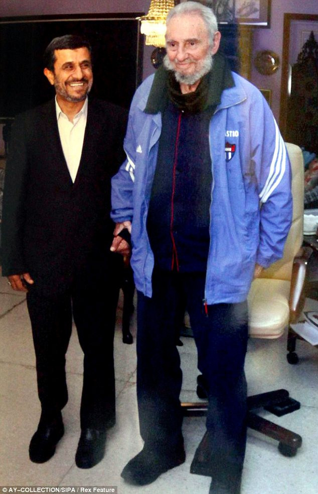 Cựu Chủ tịch Cuba Fidel Castro (phải) và Tổng thống Iran Ahmadinejad tại Havana ngày 11/1 Cựu Chủ tịch Cuba Fidel Castro (phải) và Tổng thống Iran Ahmadinejad tại Havana ngày 11/1