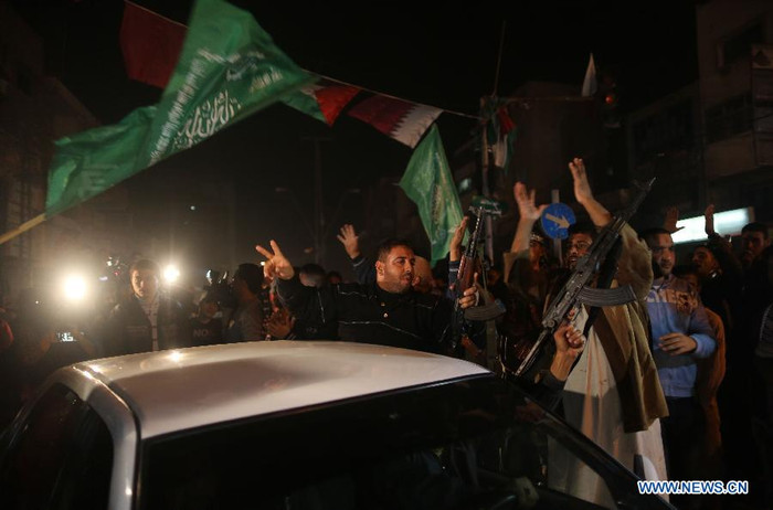 Chiến dịch không kích Gaza của Quân đội Israel đã cướp đi sinh mạng của hơn 150 người Palestine và 5 người Israel thiệt mạng, hơn 1.000 người bị thương.