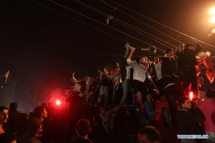 Đài phát thanh Israel dẫn thông tin của Bộ Quốc phòng nước này cho biết 3 tên lửa đã được bắn từ Gaza sau khi lệnh ngừng bắn có hiệu lực nhưng đã bị chặn lại bằng hệ thống Iron Dome và Israel không có hành động đáp trả.