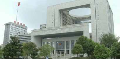 Quang cảnh trước trụ sở tòa án nơi đang xét xử Cốc Khai Lai