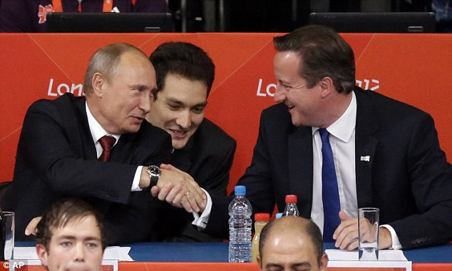 Hai nhà lãnh đạo đã xem thi đấu trong 45 phút.