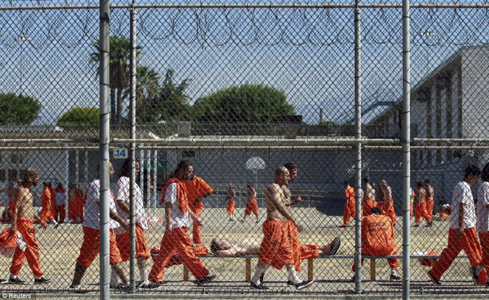 Tù nhân tại nhà tù ở Chino.