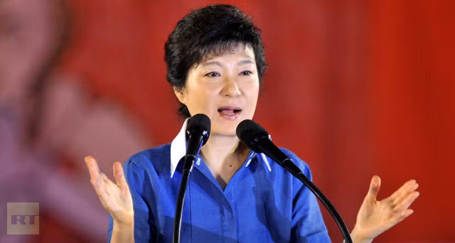 Ứng cử viên Tổng thống Hàn Quốc Park Geun-Hye cam kết sẽ làm sống lại mối quan hệ hai miền Triều Tiên nếu trúng cử.