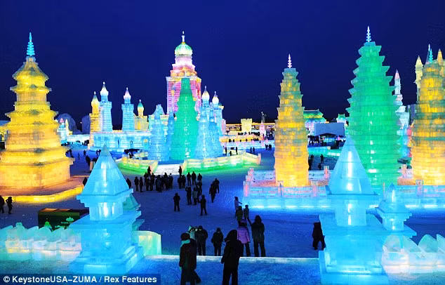 Kiến trúc bằng băng tại Festival Băng và Tuyết quốc tế Cáp Nhĩ Tân lần thứ 28