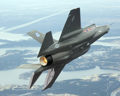 F-35 là thế hệ máy bay tiêm kích tàng hình mới. Ảnh: network54.com F-35 là thế hệ máy bay tiêm kích tàng hình mới. Ảnh: network54.com