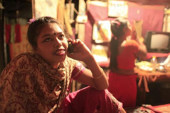 Maya nói chuyện trong phòng riêng tại nhà chứa Kandapara ngày 4/3/2012.