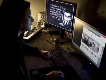 Một trong số các biểu tượng nhóm này hay sử dụng là hình mặt nạ của Guy Fawkes từ bộ phim "V for Vendetta". Một trong số các biểu tượng nhóm này hay sử dụng là hình mặt nạ của Guy Fawkes từ bộ phim "V for Vendetta".