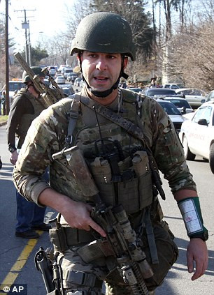 Rất nhiều nạn nhân là các em học sinh nhỏ tuổi nhất. Ít nhất 18 người trong số các nạn nhân đã chết tại trường và 2 người qua đời trong bệnh viện.