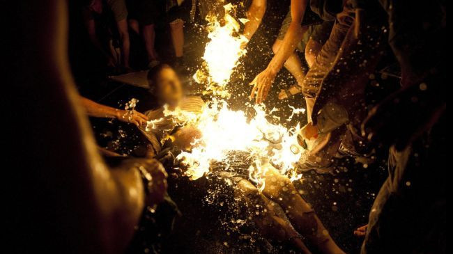 Người đàn ông 52 tuổi tự thiêu tại Tel Aviv tối ngày 14/7.