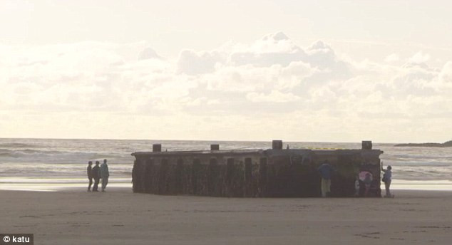 Bến tàu đã lênh đênh trên Thái Bình Dương hơn 1 năm trước khi cập bờ biển nước Mỹ.