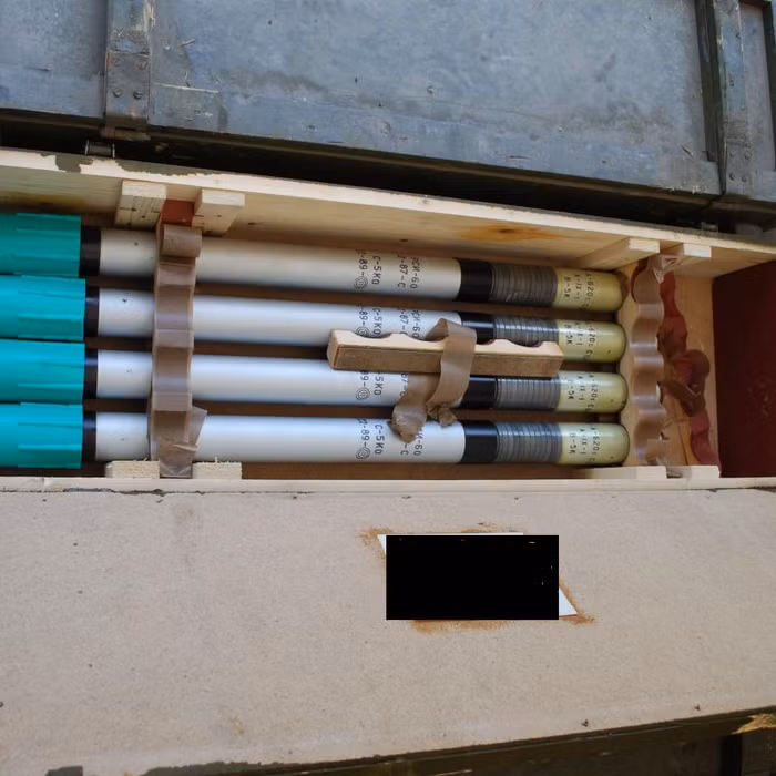 Tên lửa bị đánh cắp được giấu trong xe tải dân sự.