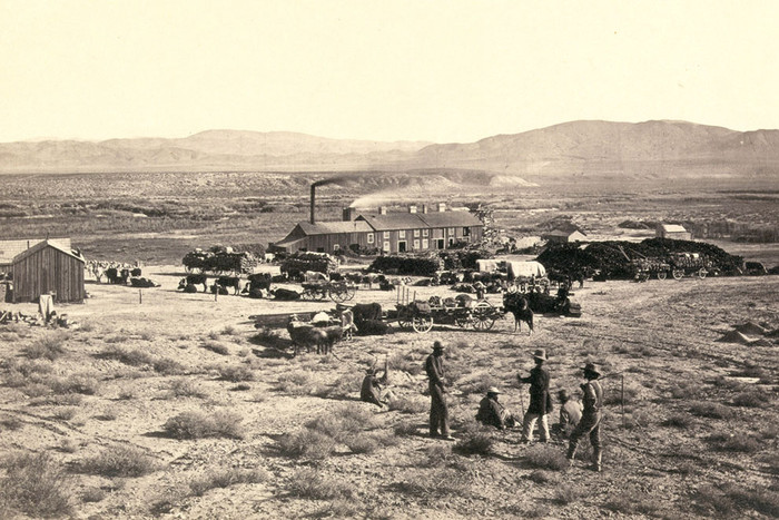 Các thành viên nhóm khảo sát thứ 40 của vua Clarence tại Oreana, Nevada năm 1867. Các thành viên nhóm khảo sát thứ 40 của vua Clarence tại Oreana, Nevada năm 1867.