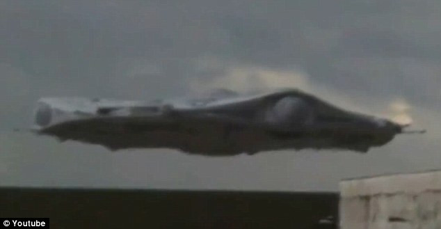 Hình ảnh cận cảnh của chiếc UFO đang gây xôn xao cư dân mạng internet