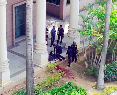 Động cơ của vụ tấn công chưa được làm rõ, nhưng các nhà điều tra Malaysia nghi ngờ rằng họ có liên quan tới một giáo phái cực đoan. Động cơ của vụ tấn công chưa được làm rõ, nhưng các nhà điều tra Malaysia nghi ngờ rằng họ có liên quan tới một giáo phái cực đoan.